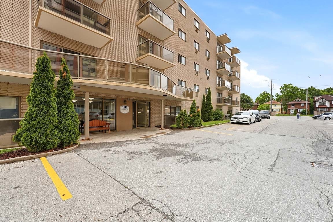 1223 Richmond Street, London, ON, N6A 3L8