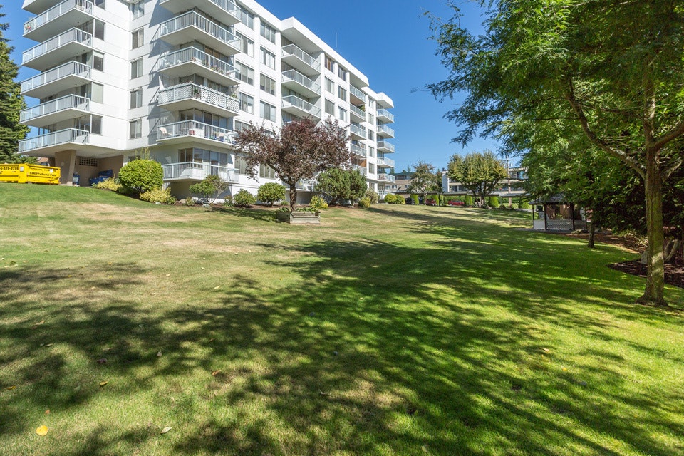 1371 Blackwood Street, Surrey, BC, V4B 3V2 - 13