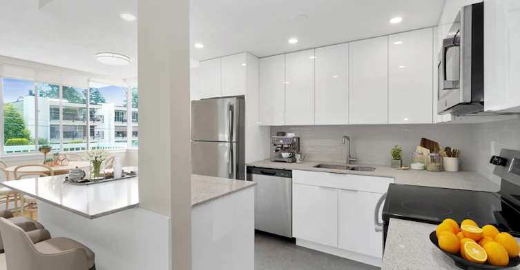 1371 Blackwood Street, Surrey, BC, V4B 3V2 - 3