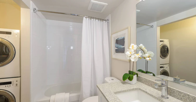 9835 King George Boulevard, Surrey, BC, V3T 5H6 - 11