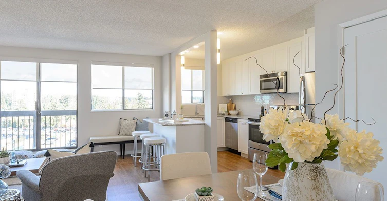 9835 King George Boulevard, Surrey, BC, V3T 5H6 - 5