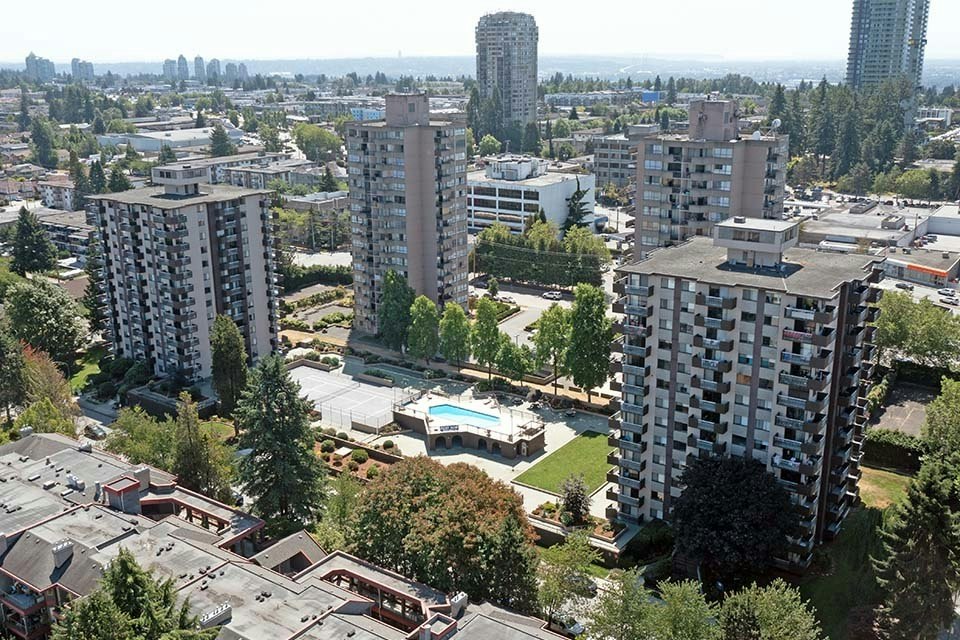 4960 Sanders Street, Burnaby, BC, V5H 1S9 2
