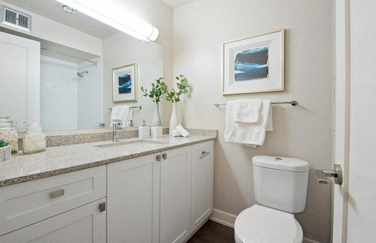 1000 Brunette Avenue, Coquitlam, BC, V3K 1E3 - 11