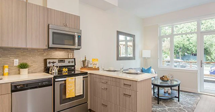 1561 Oxford Street, North Vancouver, BC, V7J 0B1 - 4