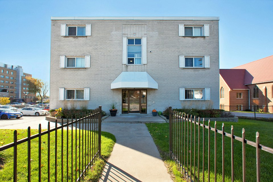 399 London Road, Sarnia, ON, N7T 4W4 - 2
