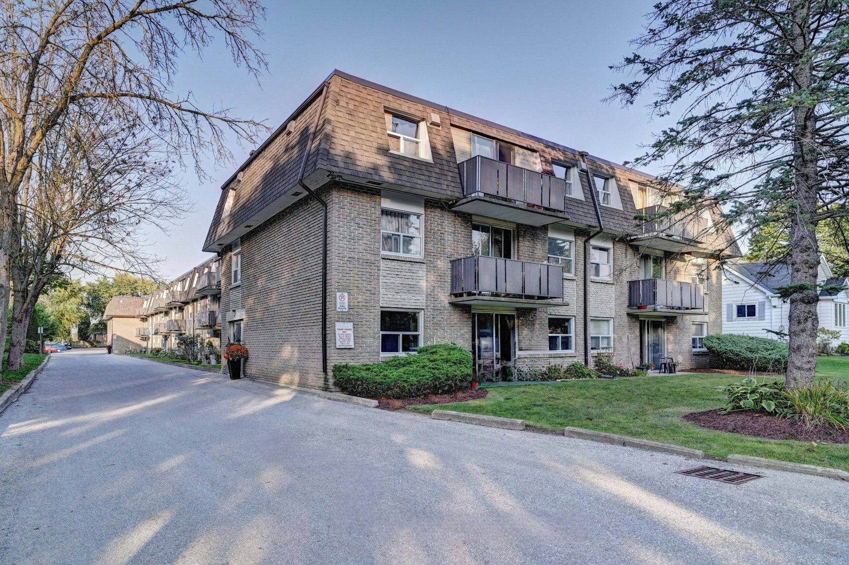 211-156 Egremont Street N, Wellington North, ON, N0G 2L2