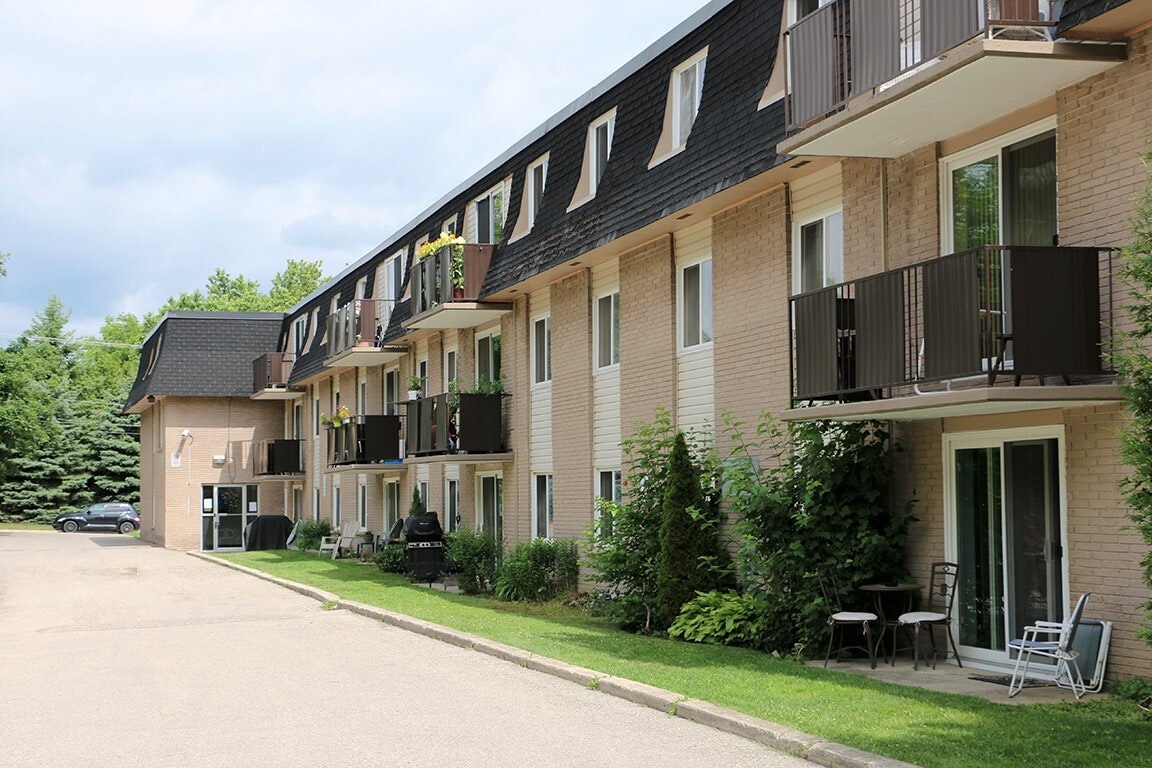 202-380 Forfar Street E, Centre Wellington, ON, N1M 1B5 - 4