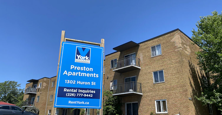 1302 Huron Street, London, ON, N5Y 4M3