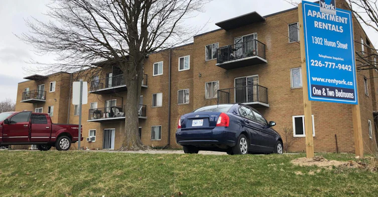 1302 Huron Street, London, ON, N5Y 4M3