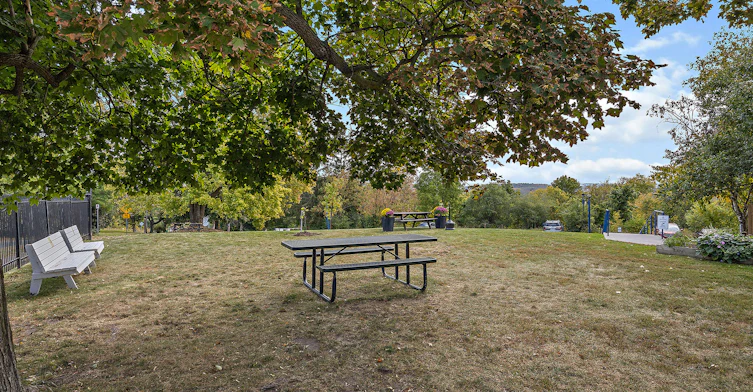 211 Hunter Street E, Peterborough, ON, K9H 7L6 - 23