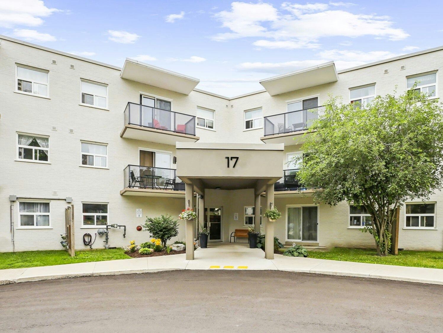 17-206-19 Barker Street, Brant, ON, N3L 3L7