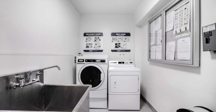 104-14 Deer Park Crescent, Toronto, ON, M4V 2C2 - 14