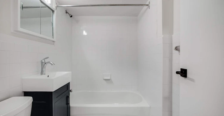 104-14 Deer Park Crescent, Toronto, ON, M4V 2C2 - 5
