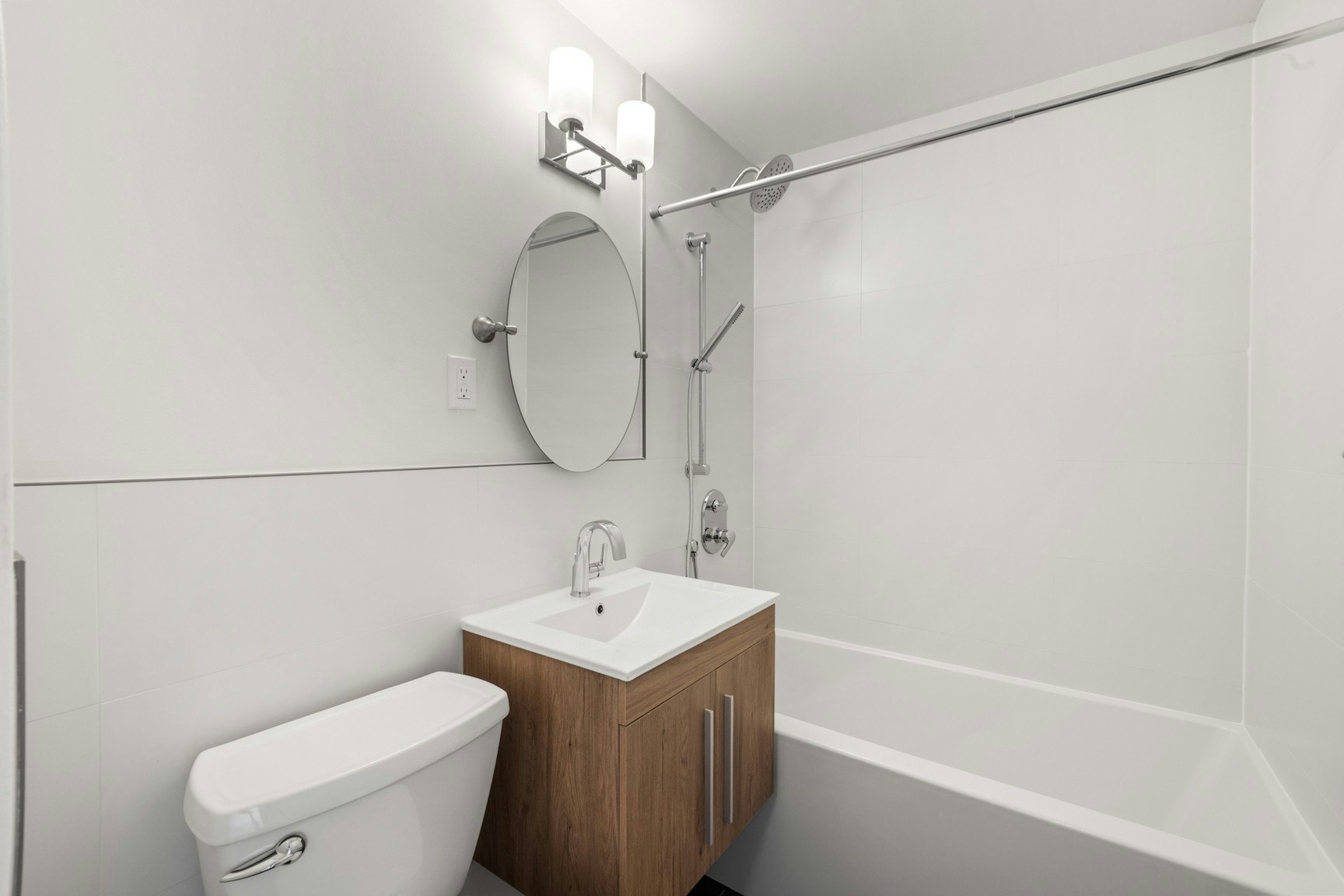 104-14 Deer Park Crescent, Toronto, ON, M4V 2C2 - 3