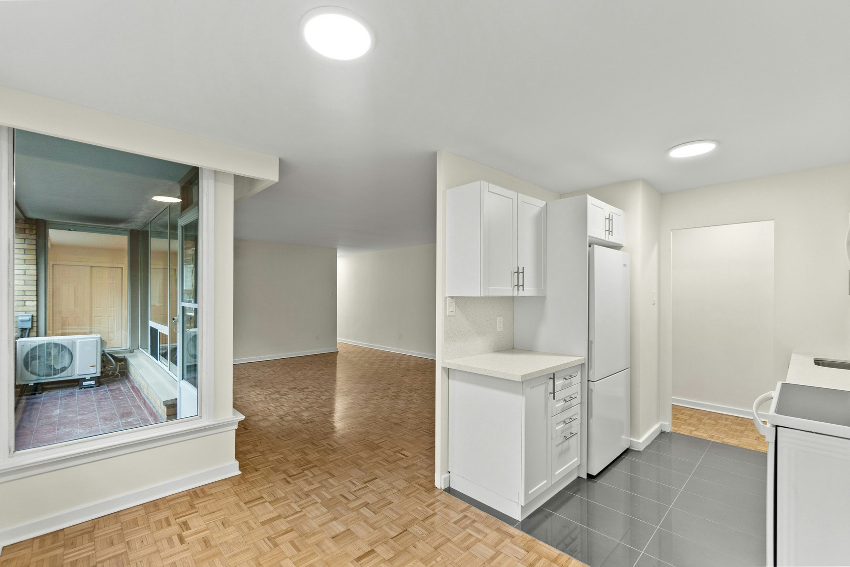 104-14 Deer Park Crescent, Toronto, ON, M4V 2C2 - 12