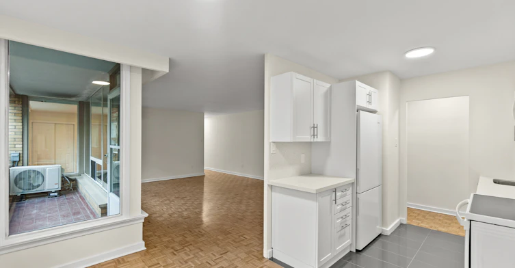 104-14 Deer Park Crescent, Toronto, ON, M4V 2C2 - 12