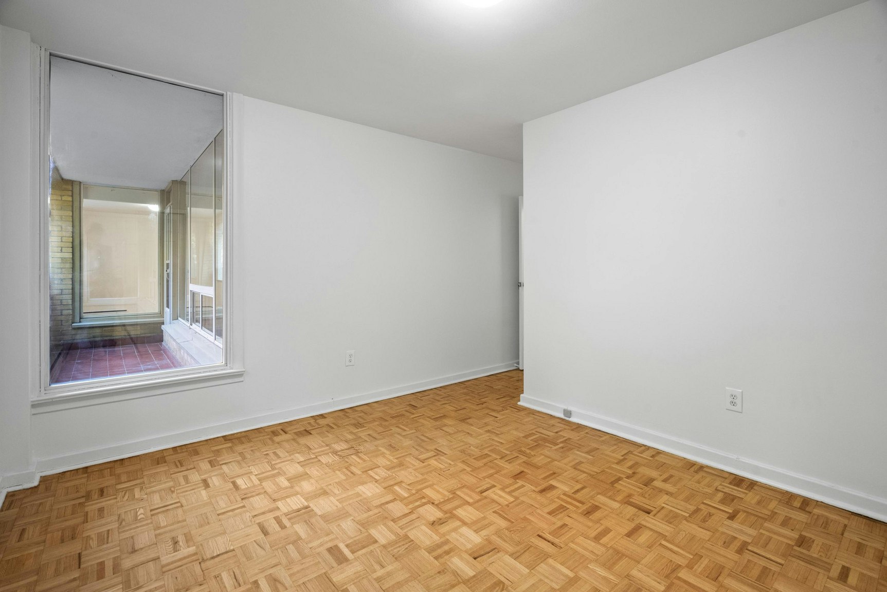 204-14 Deer Park Crescent, Toronto, ON, M4V 2C2 - 22