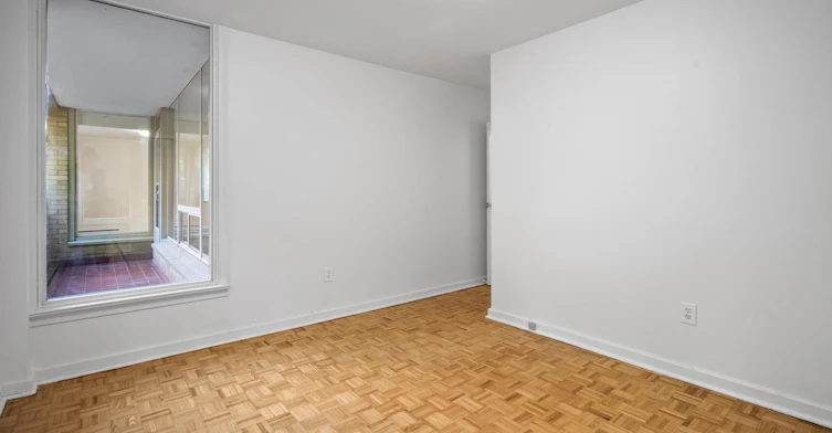 204-14 Deer Park Crescent, Toronto, ON, M4V 2C2 - 22