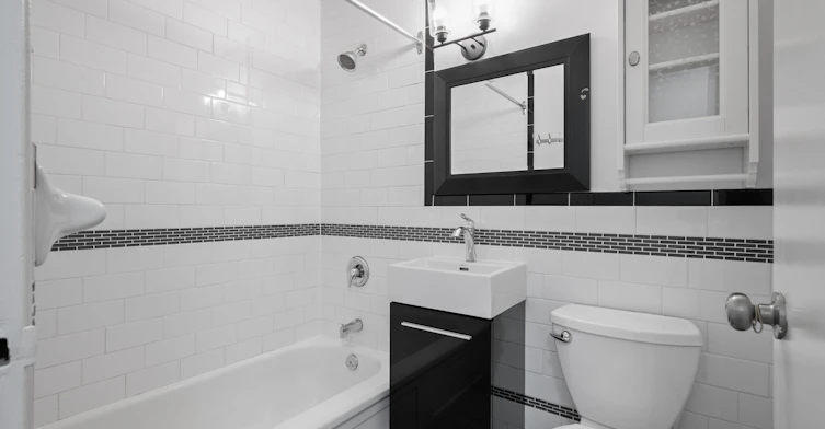 204-14 Deer Park Crescent, Toronto, ON, M4V 2C2 - 26