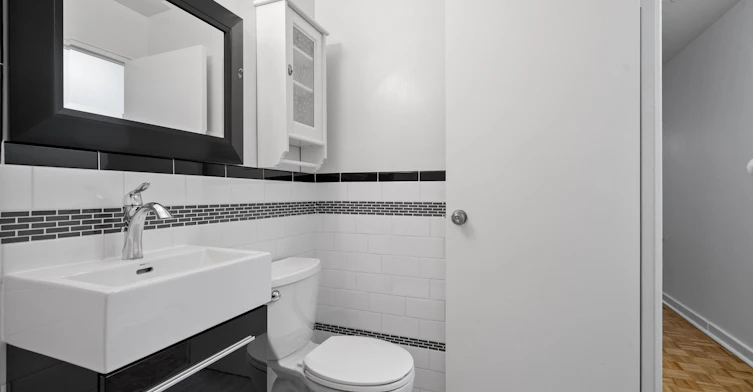 204-14 Deer Park Crescent, Toronto, ON, M4V 2C2 - 30