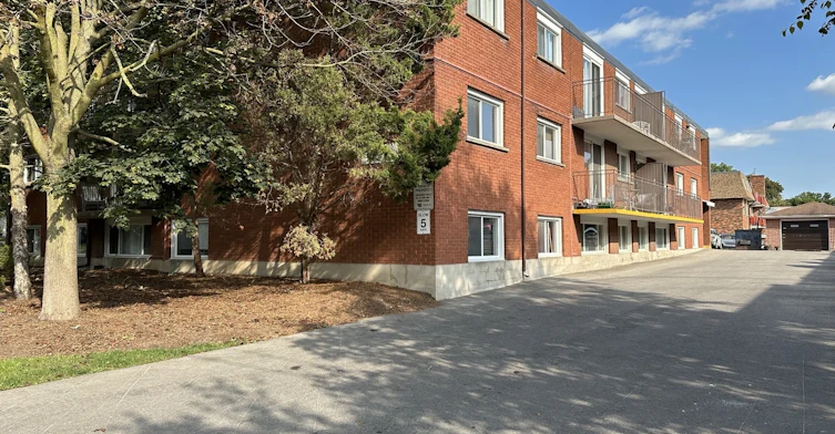 1510 Queenston Road, Cambridge, ON, N3H 3L9 - 4
