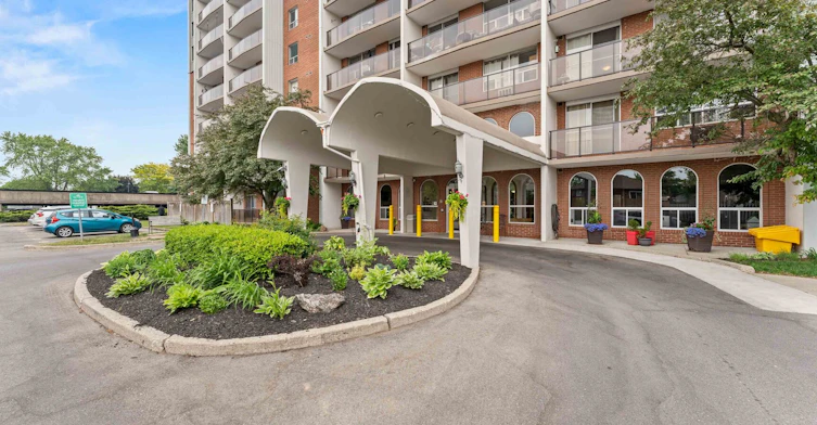 47 Memorial Drive, Brantford, ON, N3R 6N5 - 2