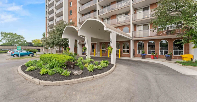 47 Memorial Drive, Brantford, ON, N3R 6N5 - 2