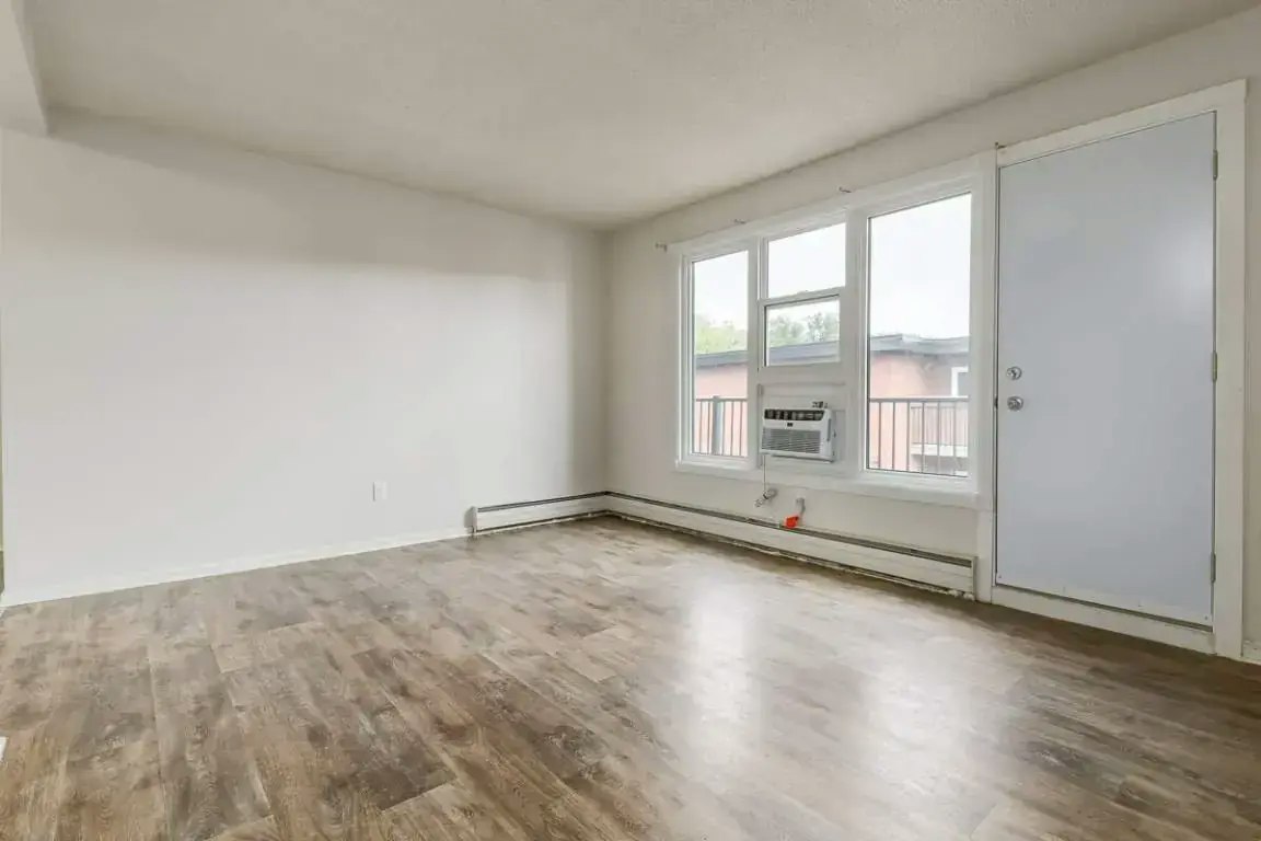 7-30 Spence Street, Regina, SK, S4S 4H4 - 4
