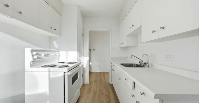 2-2240 Robinson Street, Regina, SK, S4T 2P9 - 8