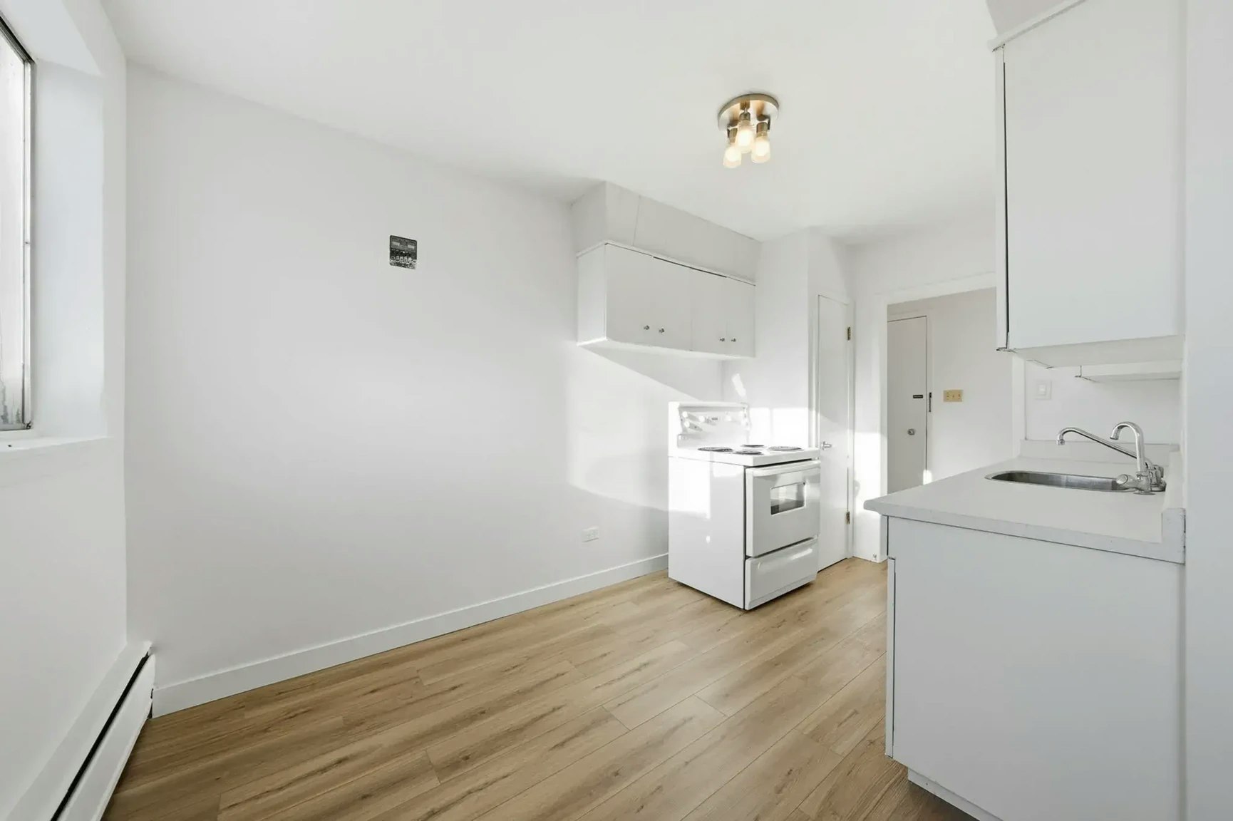 8-2240 Robinson Street, Regina, SK, S4T 2P9 - 4