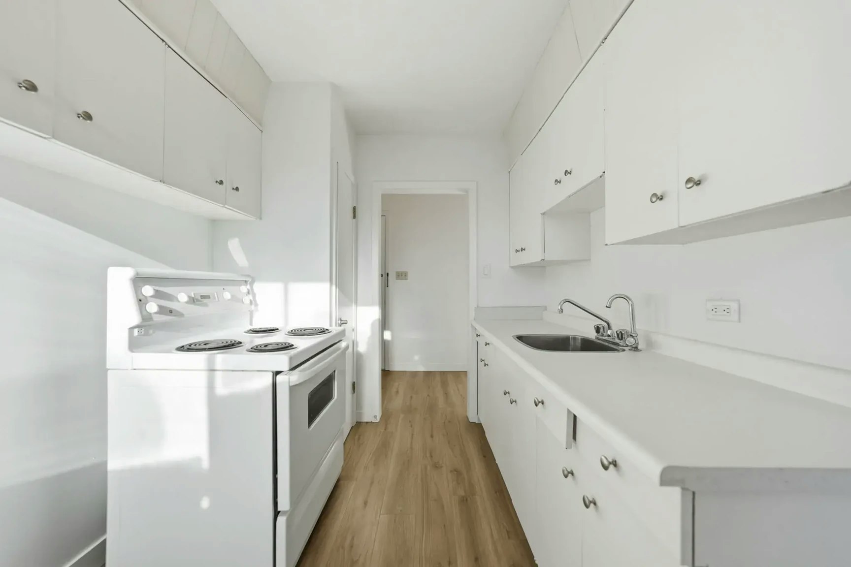8-2240 Robinson Street, Regina, SK, S4T 2P9 - 8