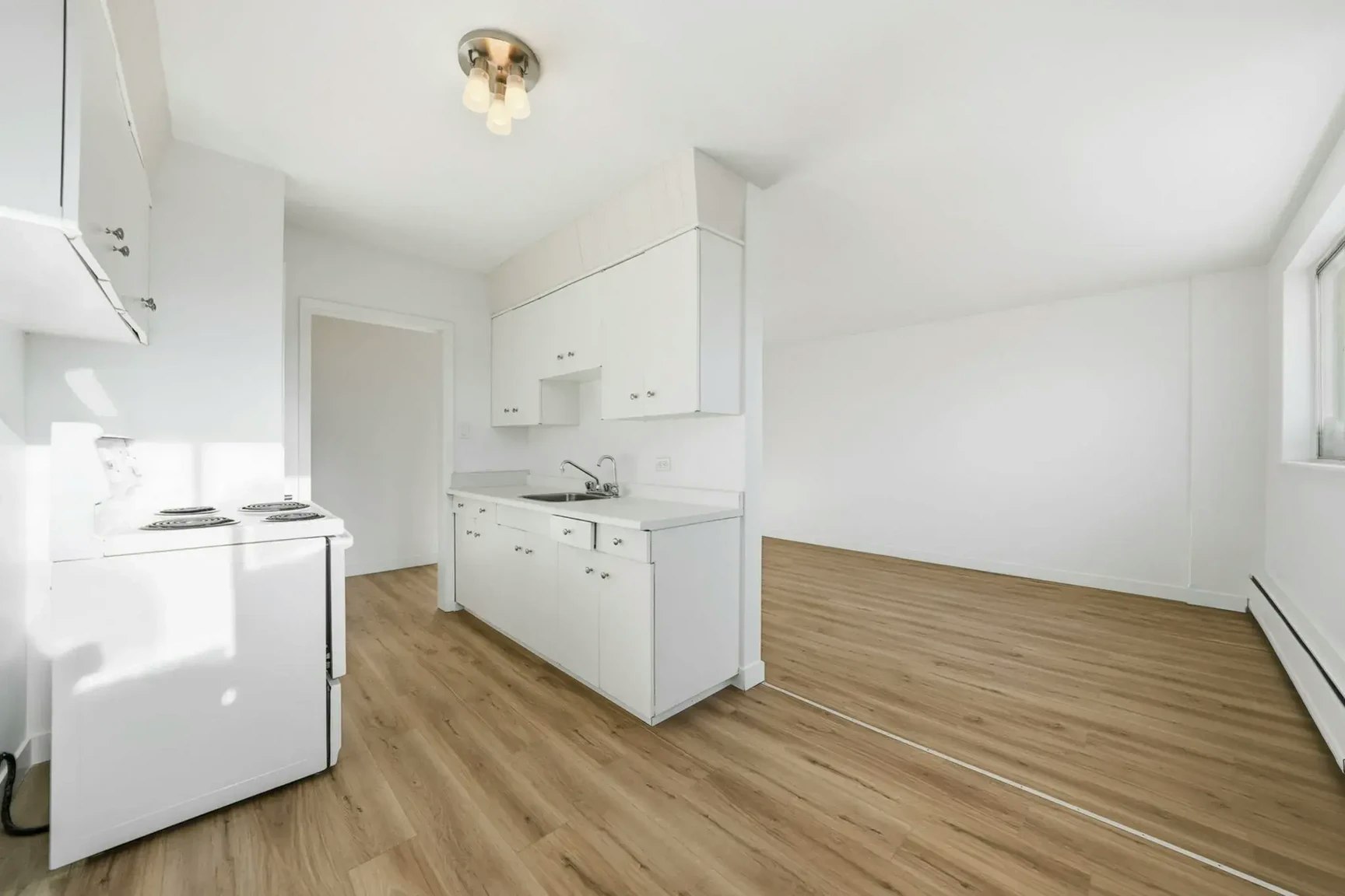 8-2240 Robinson Street, Regina, SK, S4T 2P9 - 3