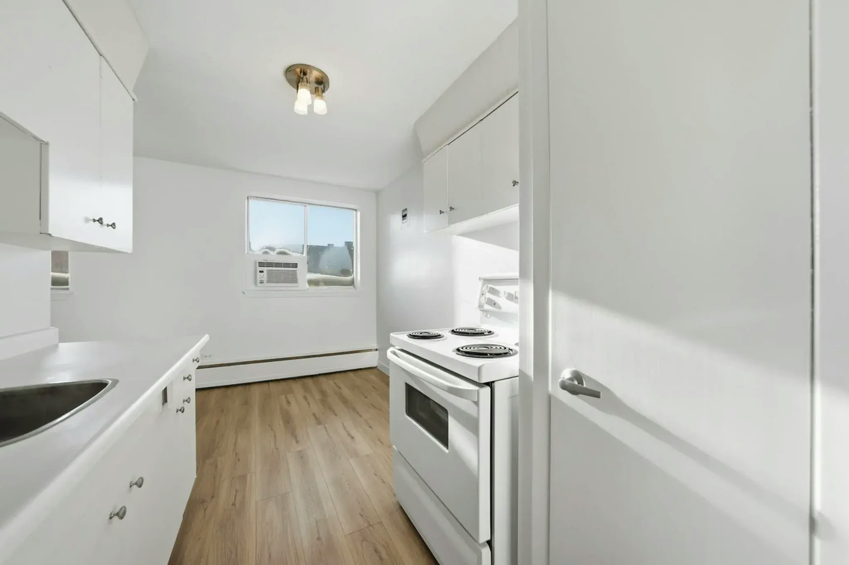 8-2240 Robinson Street, Regina, SK, S4T 2P9 - 7