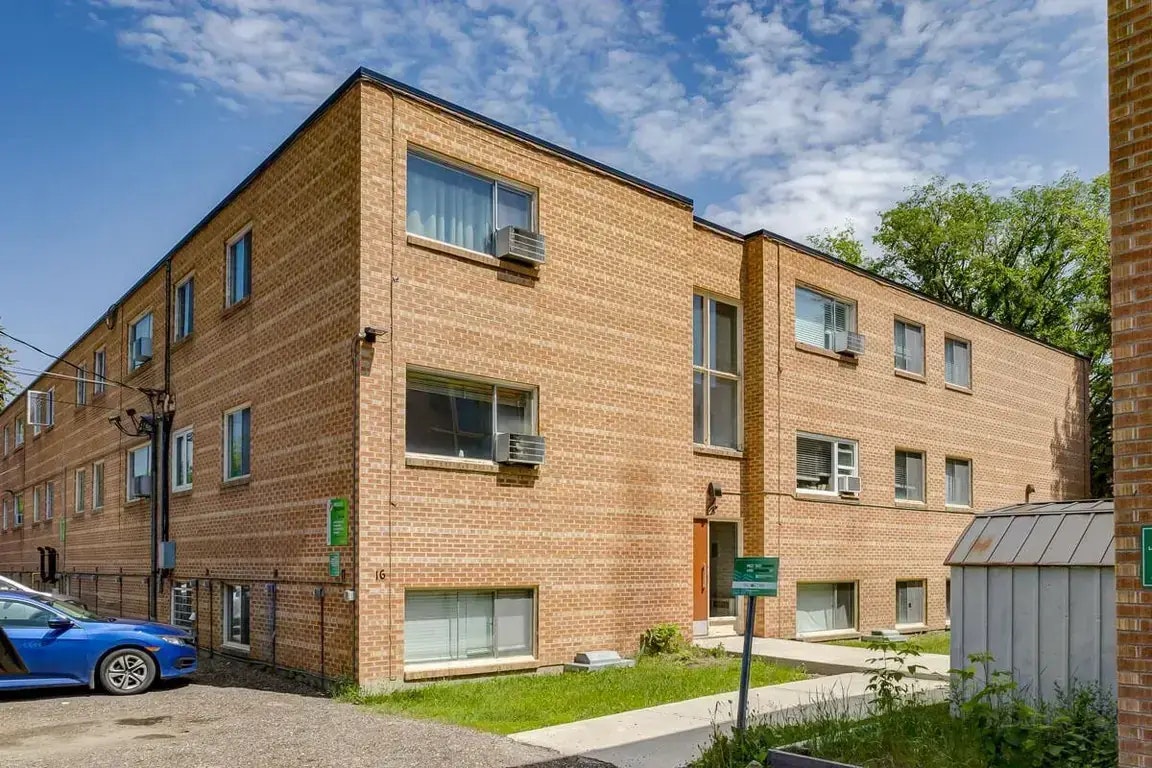 8-2240 Robinson Street, Regina, SK, S4T 2P9 - 21