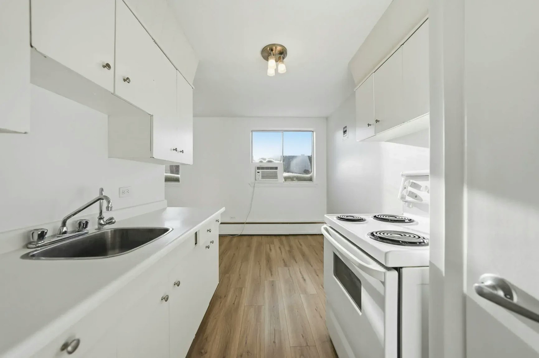 8-2240 Robinson Street, Regina, SK, S4T 2P9 - 2