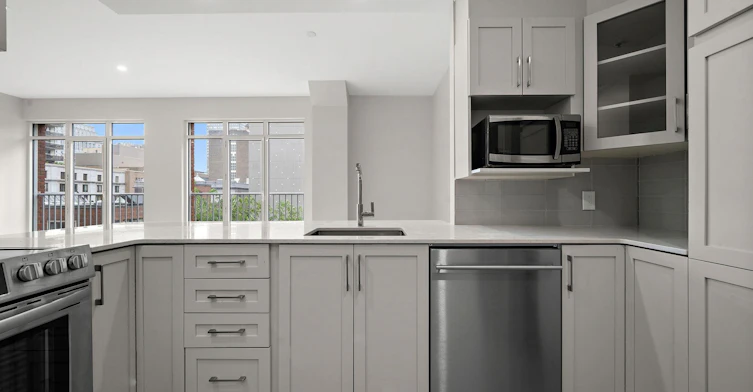 104-2015 De La Montagne, Montréal, QC, H3G 1Z9 - 48