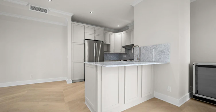 104-2015 De La Montagne, Montréal, QC, H3G 1Z9 - 33