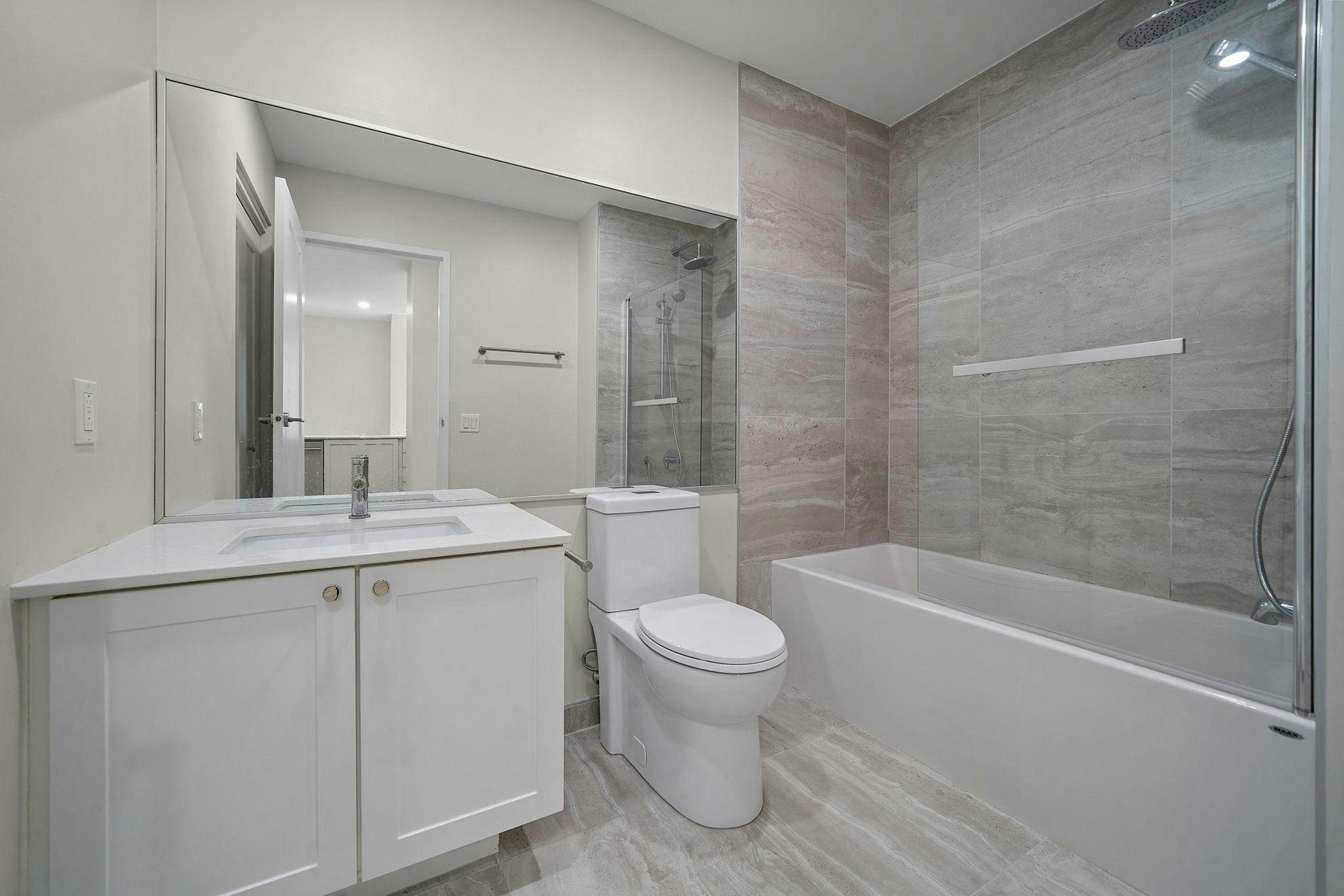 104-2015 De La Montagne, Montréal, QC, H3G 1Z9 - 42