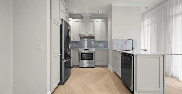 104-2015 De La Montagne, Montréal, QC, H3G 1Z9 - 35