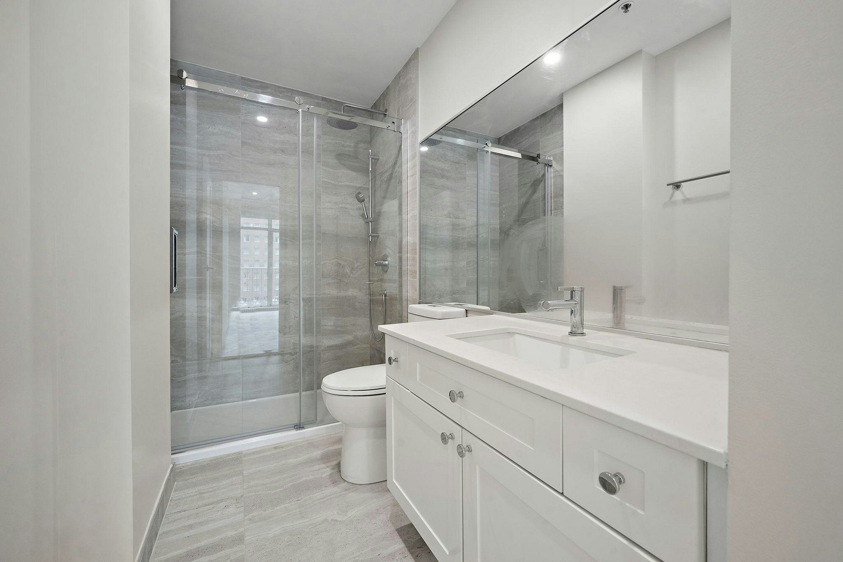 104-2015 De La Montagne, Montréal, QC, H3G 1Z9 - 41