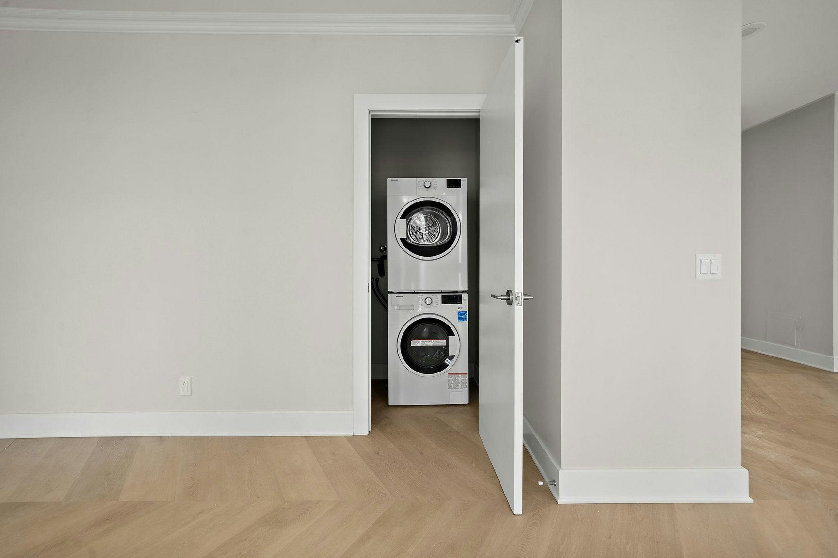 104-2015 De La Montagne, Montréal, QC, H3G 1Z9 - 22