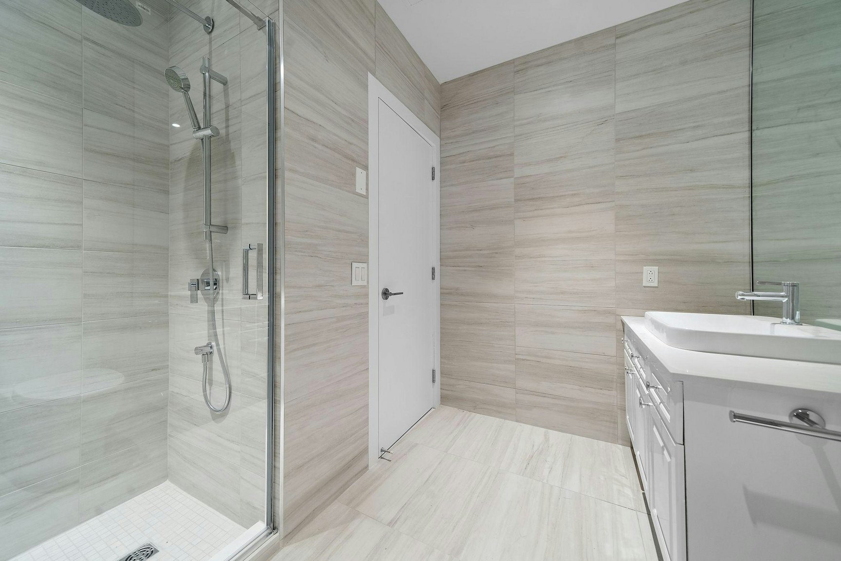 104-2015 De La Montagne, Montréal, QC, H3G 1Z9 - 27