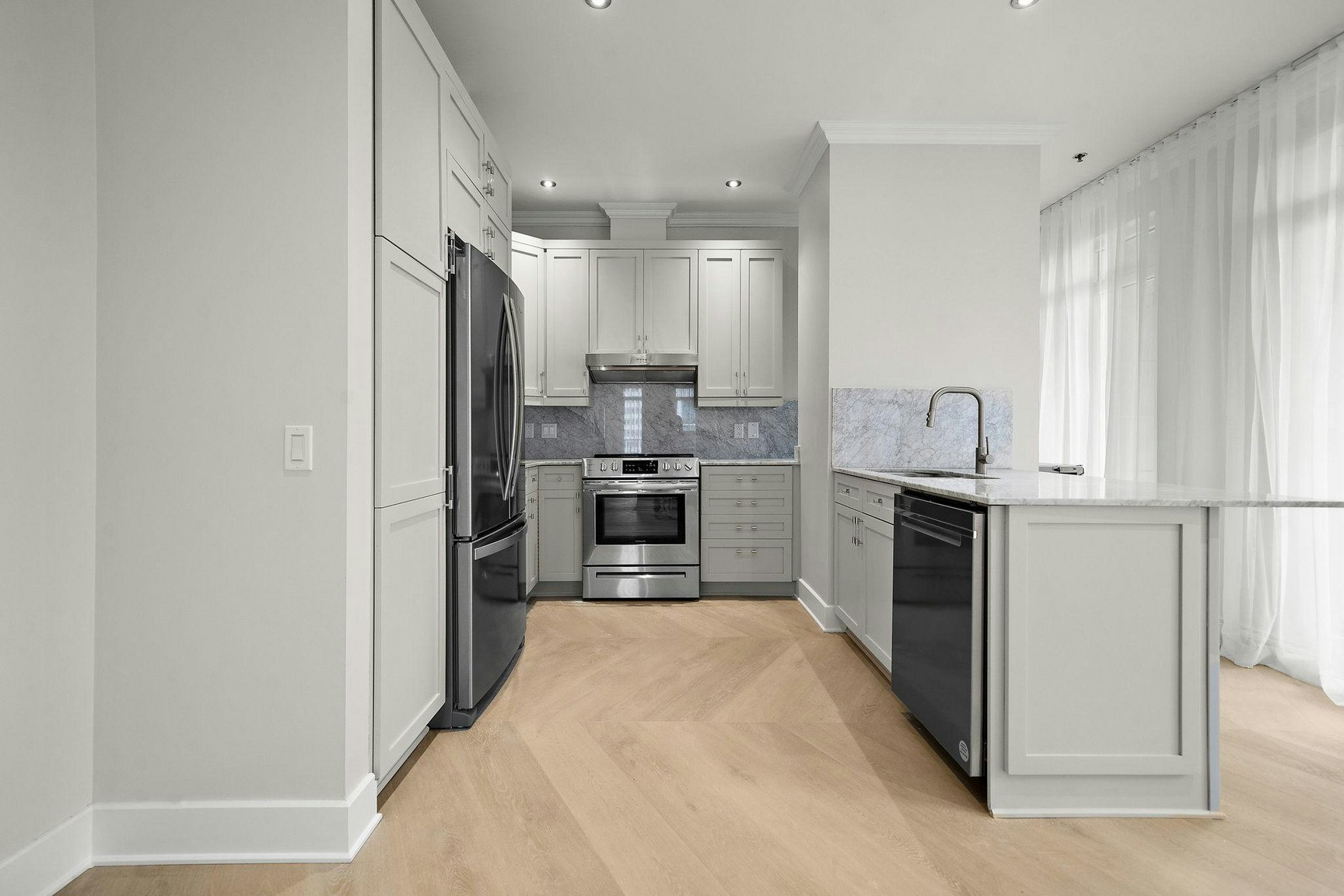 503-2015 De La Montagne, Montréal, QC, H3G 1Z9 - 35