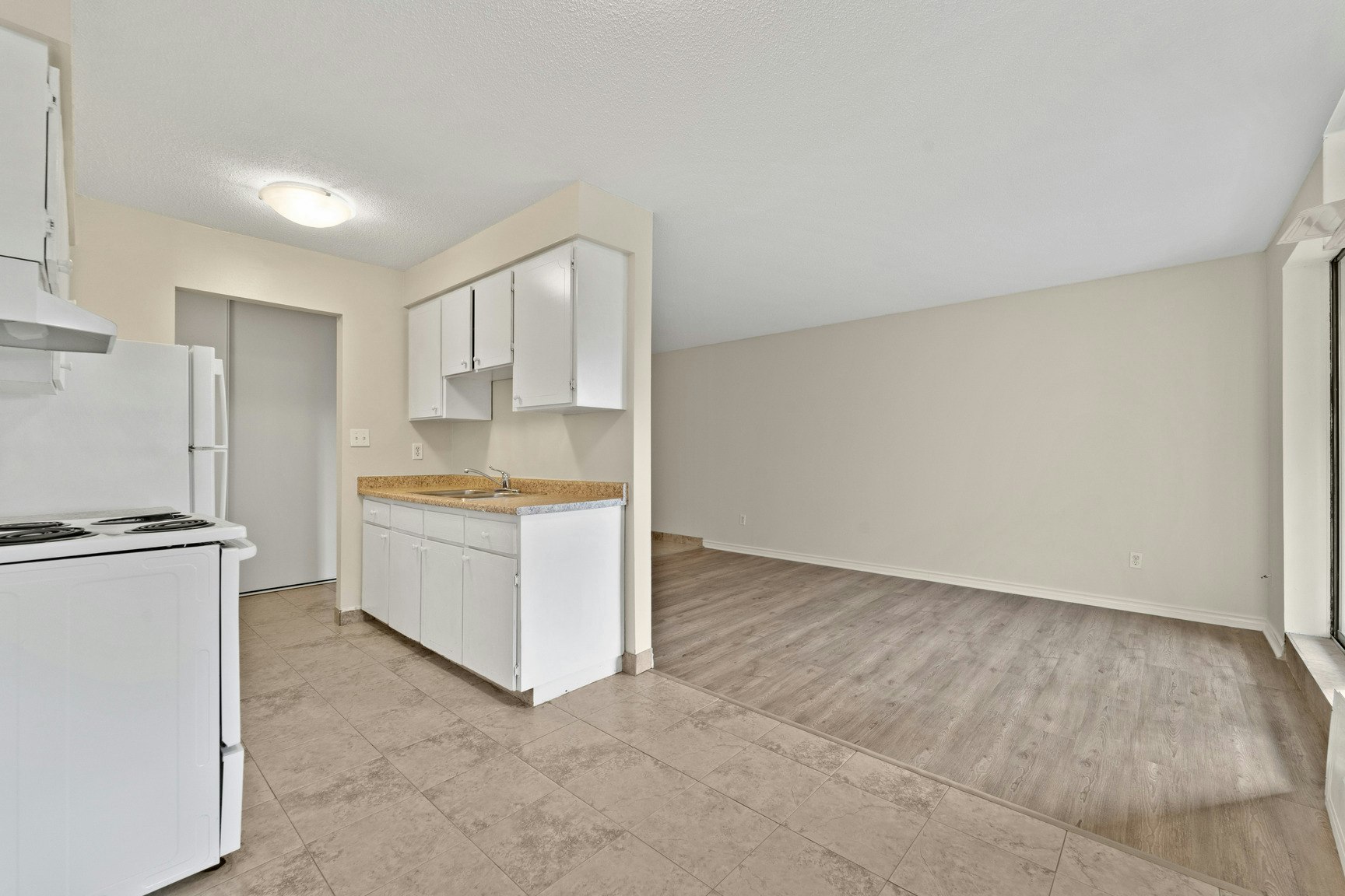 208-3262 Sandwich Street, Windsor, ON, N9C 1A8 - 12