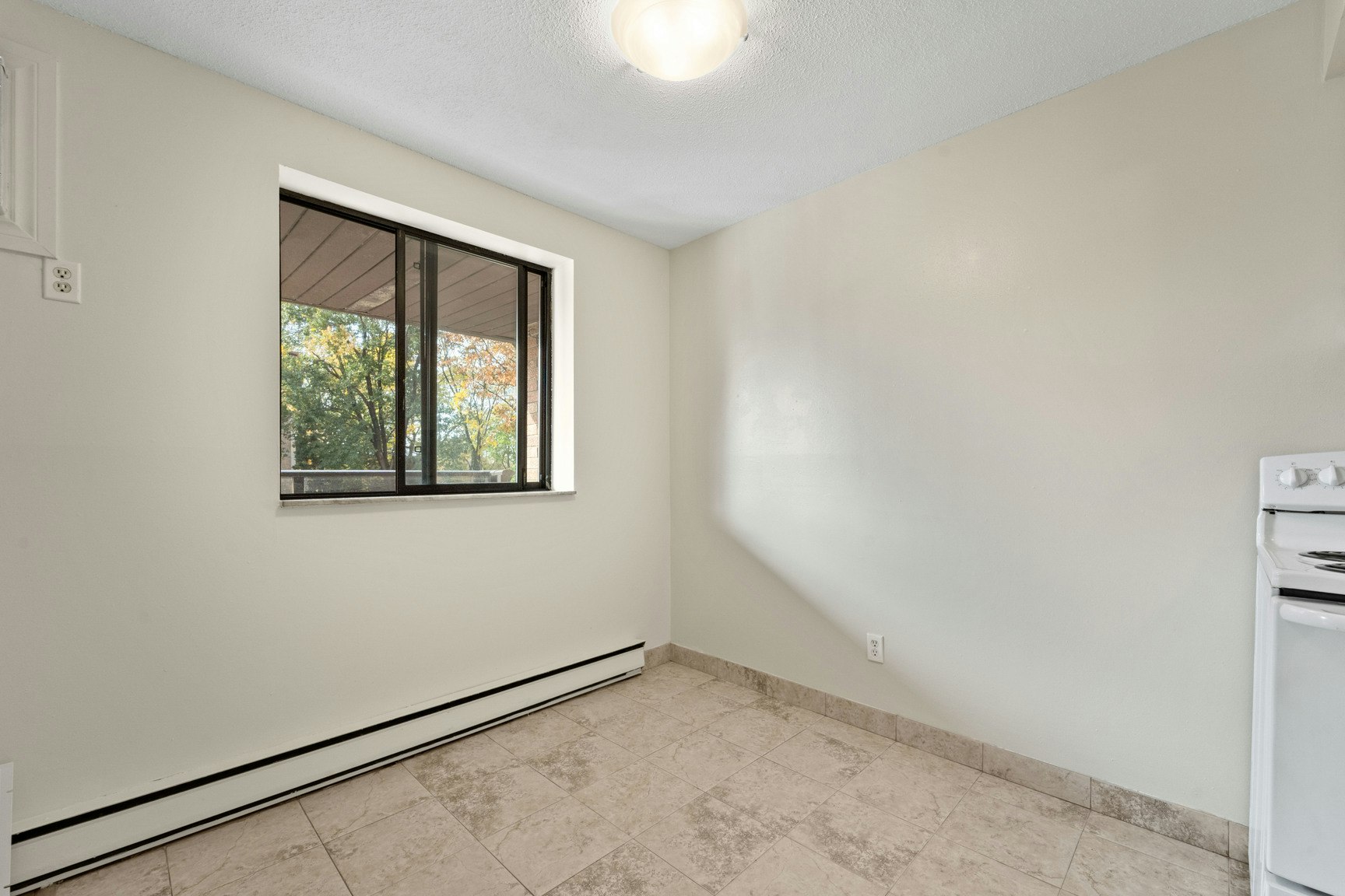 208-3262 Sandwich Street, Windsor, ON, N9C 1A8 - 17