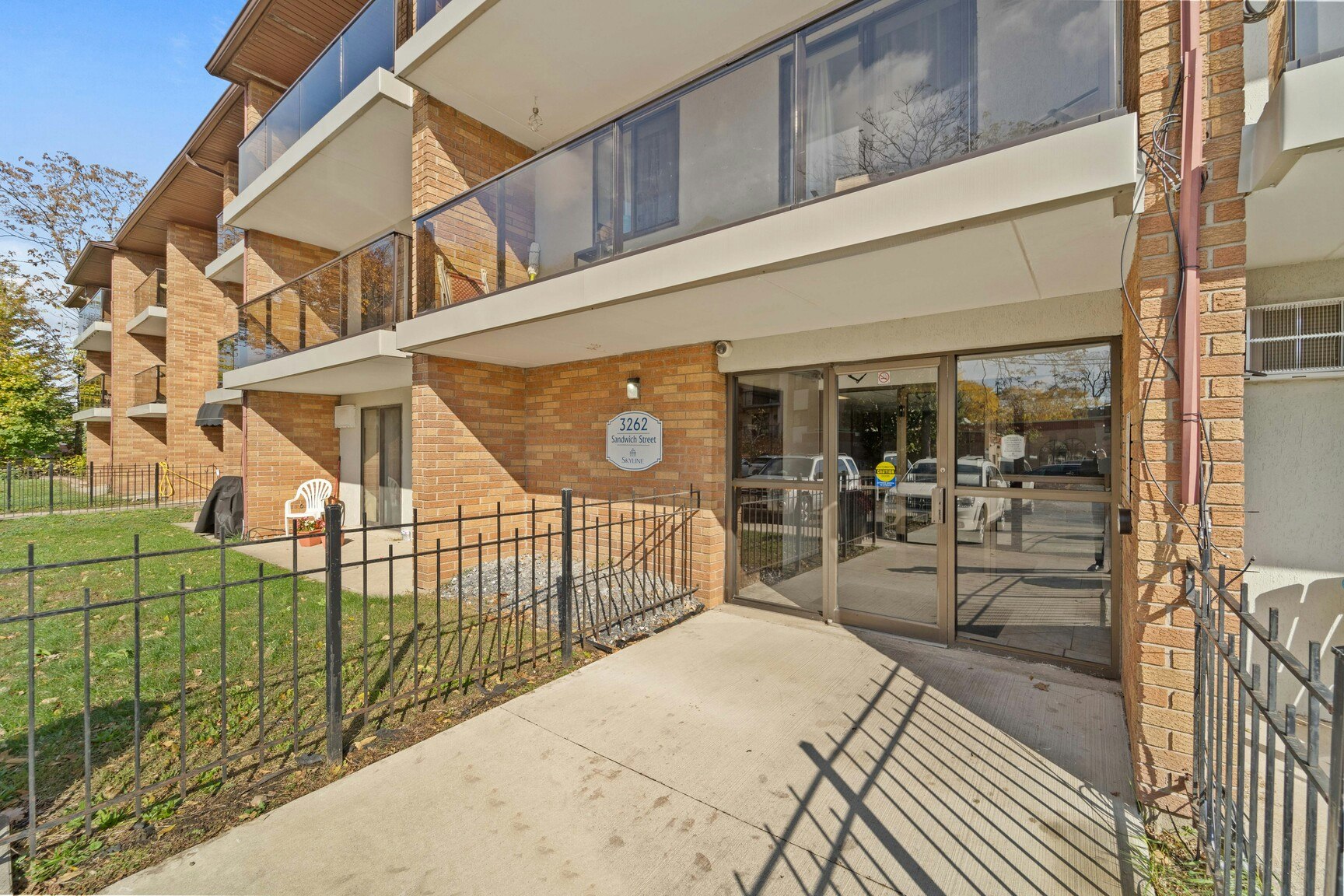 208-3262 Sandwich Street, Windsor, ON, N9C 1A8 - 4