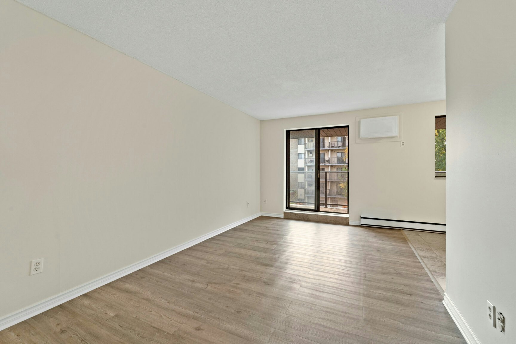 208-3262 Sandwich Street, Windsor, ON, N9C 1A8 - 24