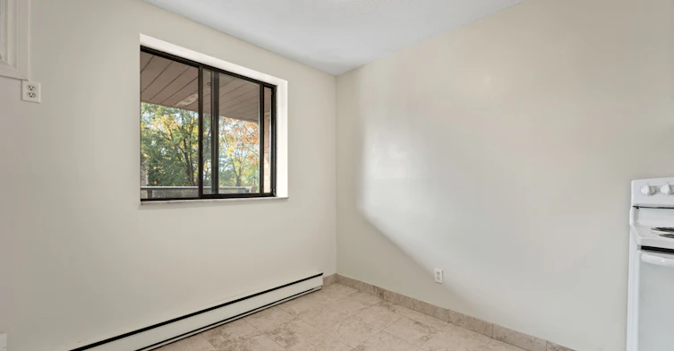 303-3262 Sandwich Street, Windsor, ON, N9C 1A8 - 17