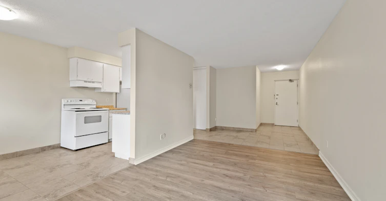 303-3262 Sandwich Street, Windsor, ON, N9C 1A8 - 9