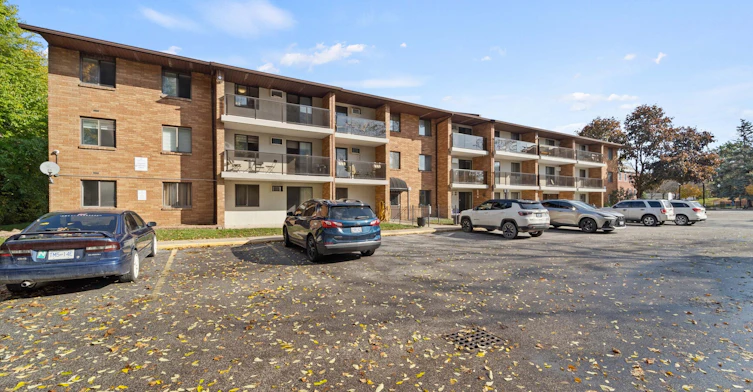303-3262 Sandwich Street, Windsor, ON, N9C 1A8 - 2